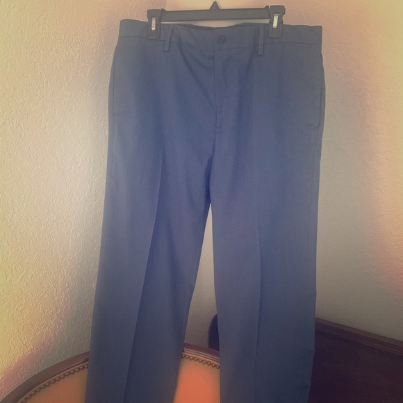 Men’s Van Heusen Flex dress pant - Picture 1 of 3